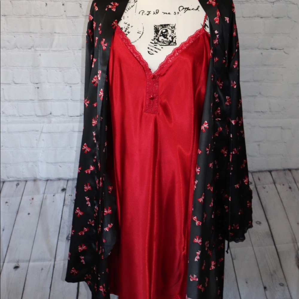 Delicate Bed Wear / Pajamas